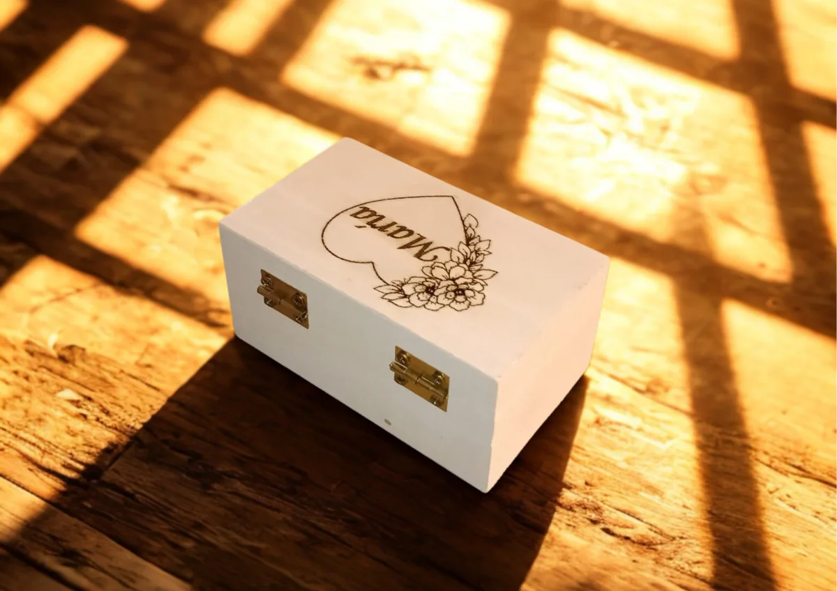 NOMBRE PERSONALIZADO GRABADO EN CAJA DE MADERA 4