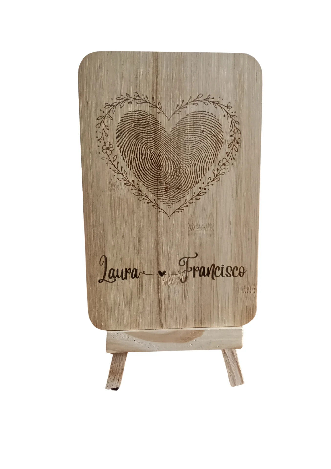 ADORNO DE MADERA CON HUELLAS